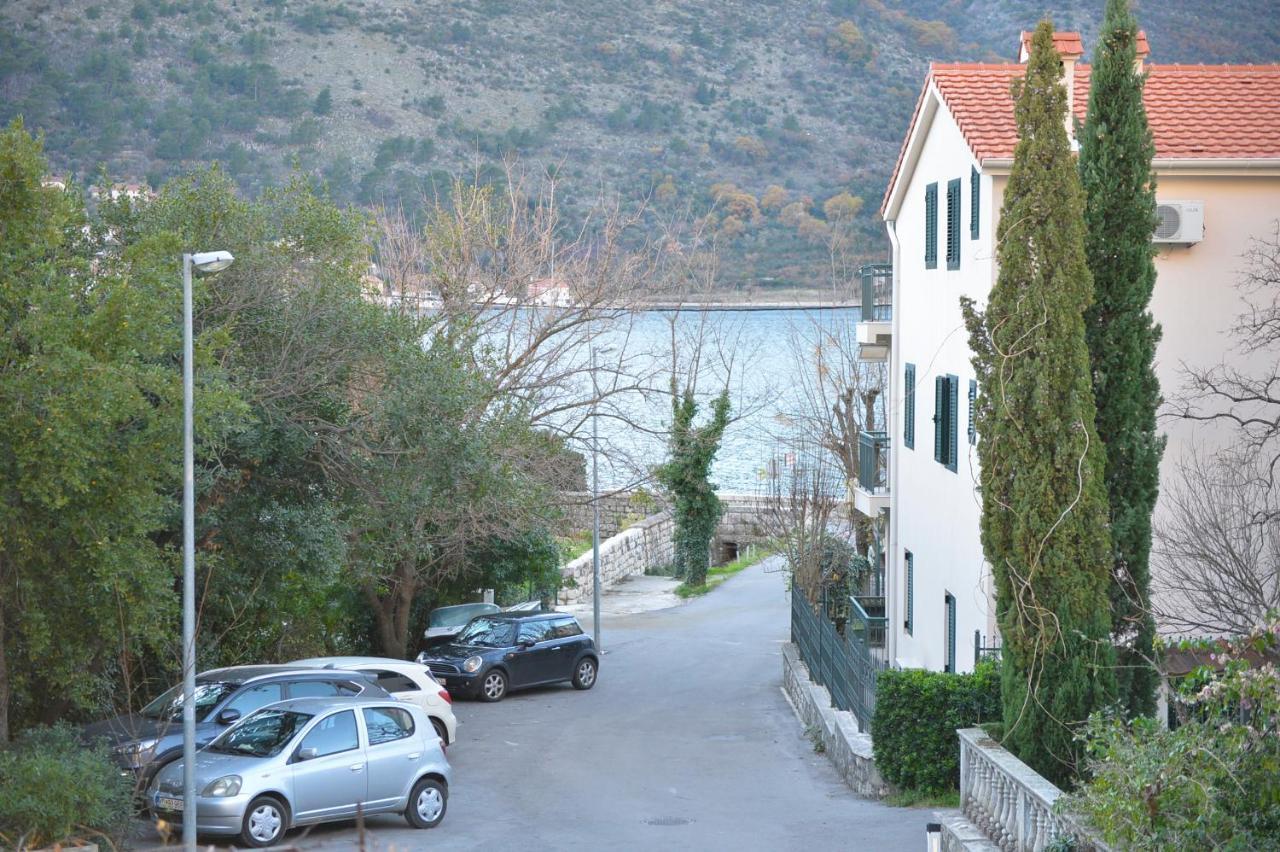 Villa Stone House Dobrota,Free Private Parking Kotor Exterior foto